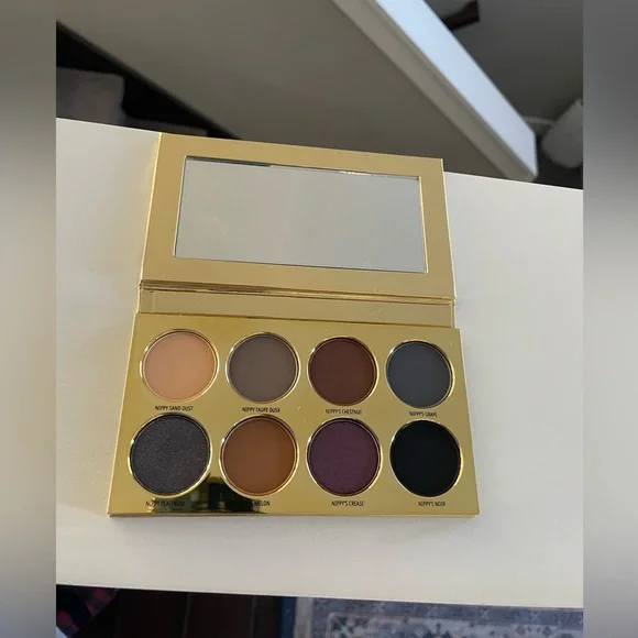 MAC COSMETICS WHITNEY’S NIPPY EYE-CONIC PALETTE - Picture 3 of 6